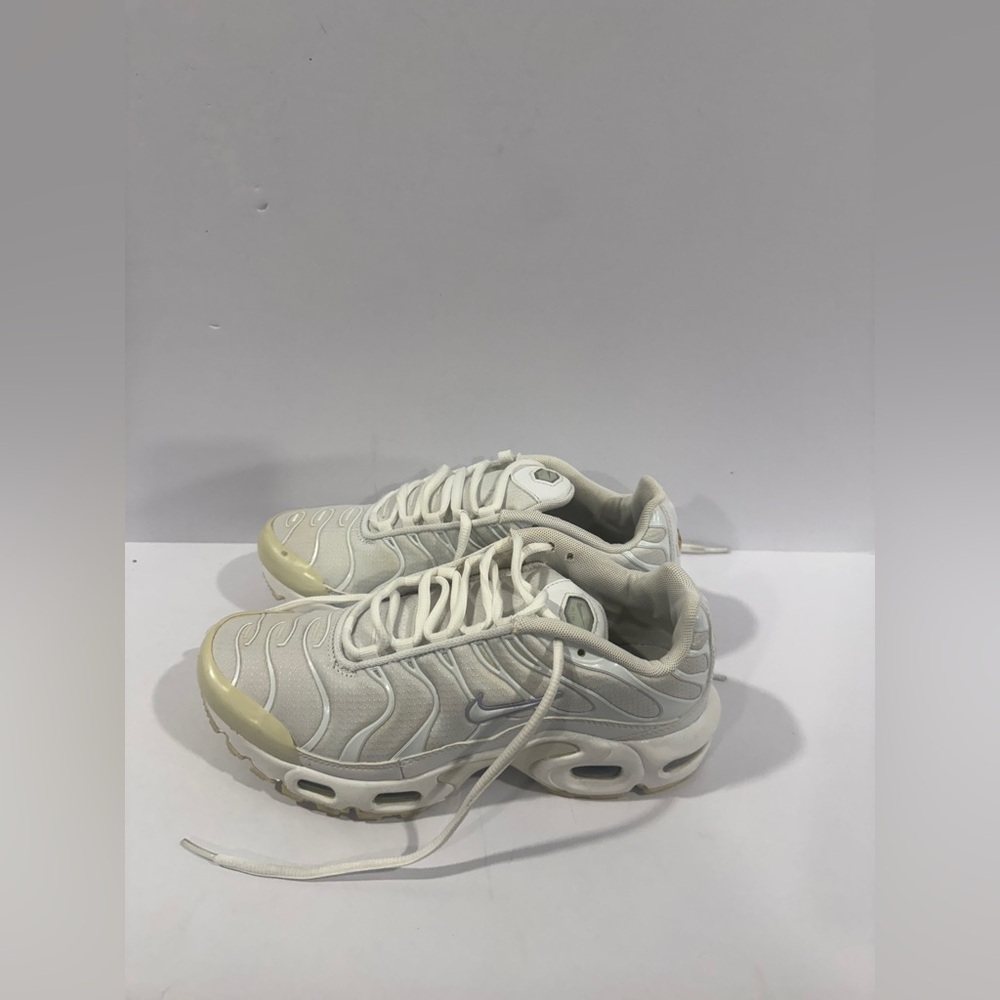 Nike Air Max Plus TN Triple White Sneakers Size 5.5Y / Women’s 7 Used - Picture 8 of 12